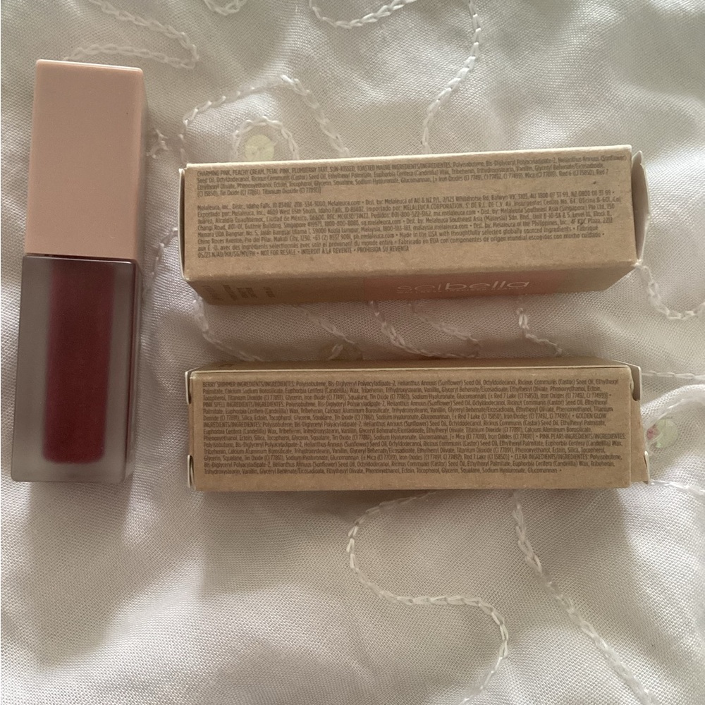 Sei Bella Plumberry Tart Vegan Lip Gloss - Picture 2 of 5
